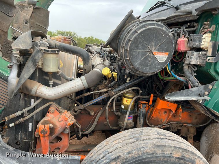 image for item DQ2302 2012 International ProStar 122  semi truck