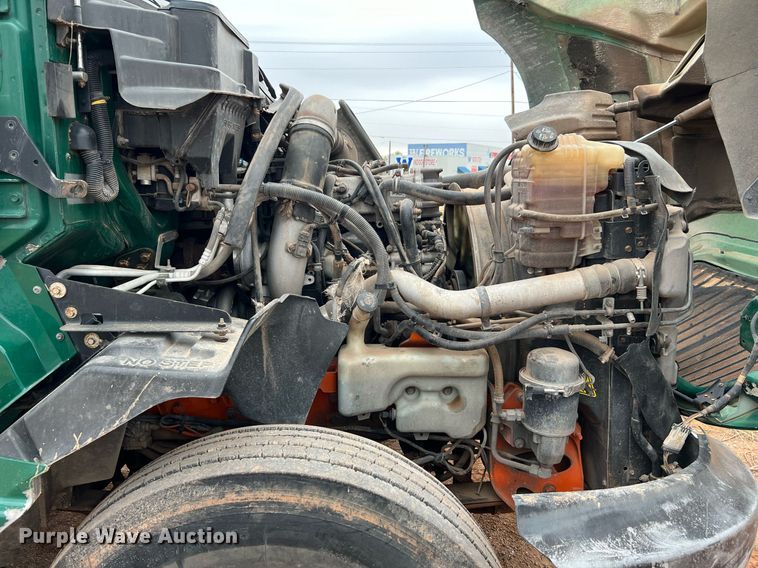 image for item DQ2302 2012 International ProStar 122  semi truck