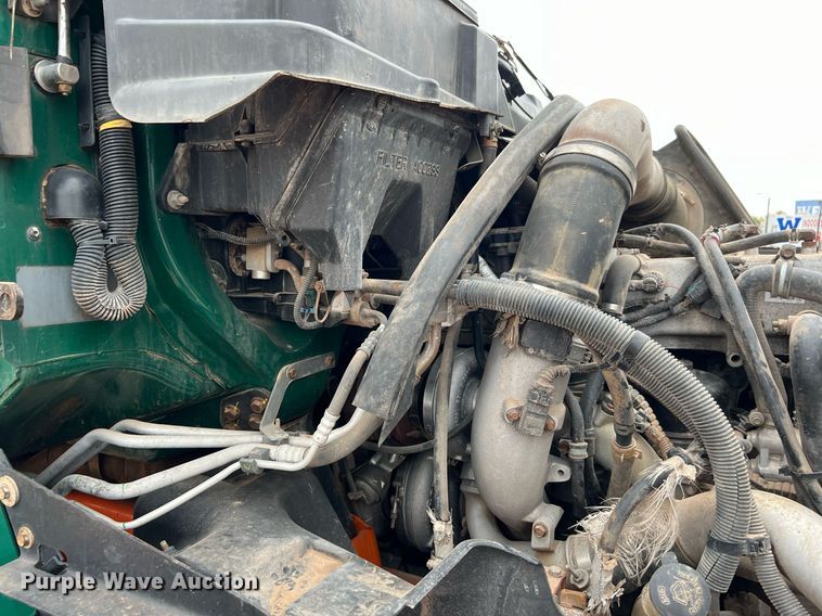 image for item DQ2302 2012 International ProStar 122  semi truck