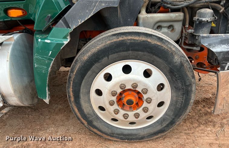 image for item DQ2302 2012 International ProStar 122  semi truck