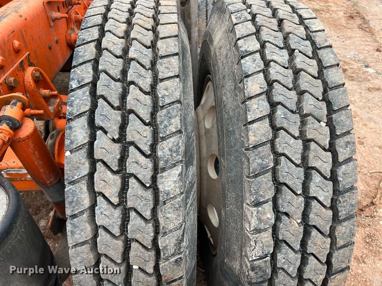 image for item DQ2302 2012 International ProStar 122  semi truck