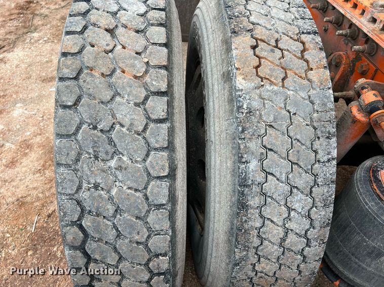 image for item DQ2302 2012 International ProStar 122  semi truck