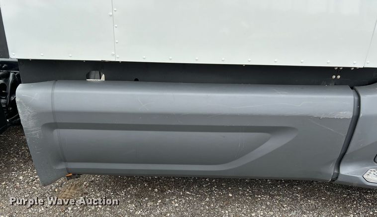 image for item DQ2309 2020 Peterbilt 579 semi truck