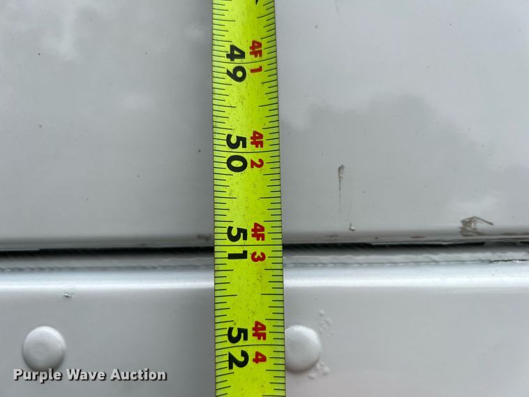 image for item DQ2309 2020 Peterbilt 579 semi truck