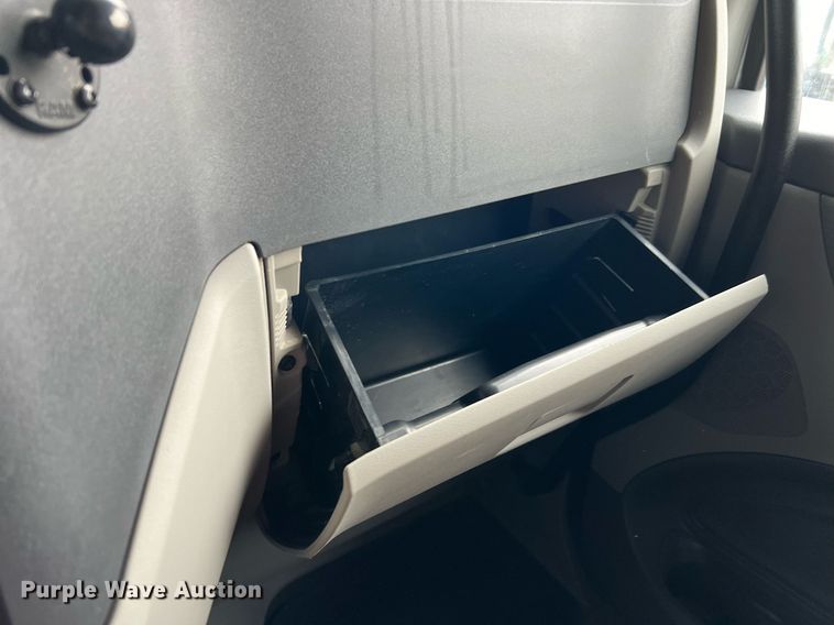 image for item DQ2309 2020 Peterbilt 579 semi truck