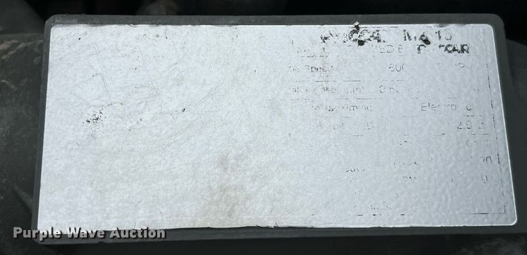 image for item DQ2309 2020 Peterbilt 579 semi truck