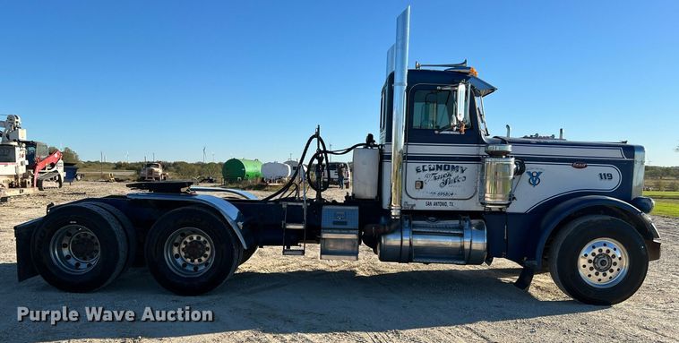 image for item DQ2318 1979 Peterbilt 359  semi truck