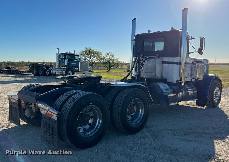 image for item DQ2318 1979 Peterbilt 359  semi truck
