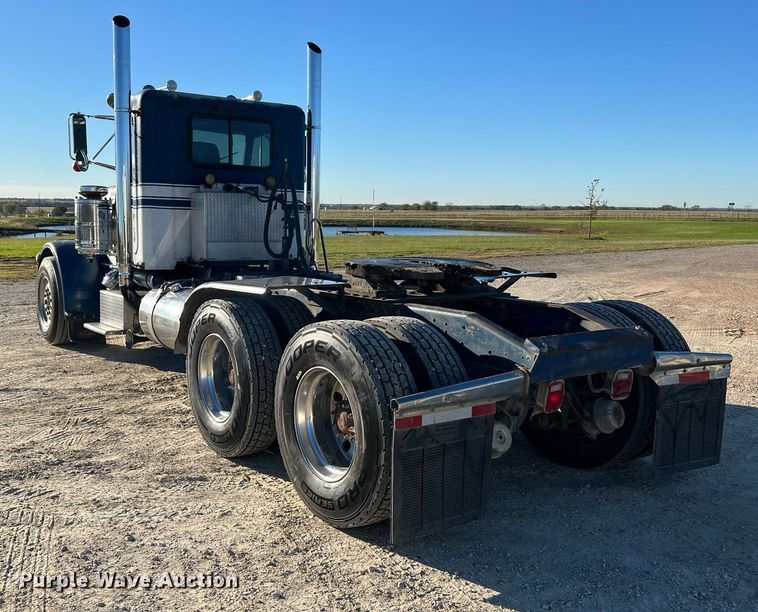 image for item DQ2318 1979 Peterbilt 359  semi truck