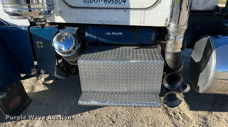 image for item DQ2318 1979 Peterbilt 359  semi truck