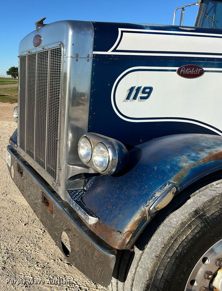 image for item DQ2318 1979 Peterbilt 359  semi truck