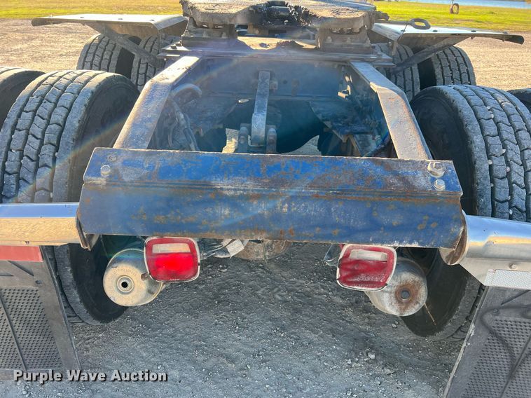 image for item DQ2318 1979 Peterbilt 359  semi truck