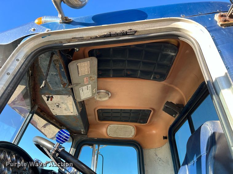 image for item DQ2318 1979 Peterbilt 359  semi truck