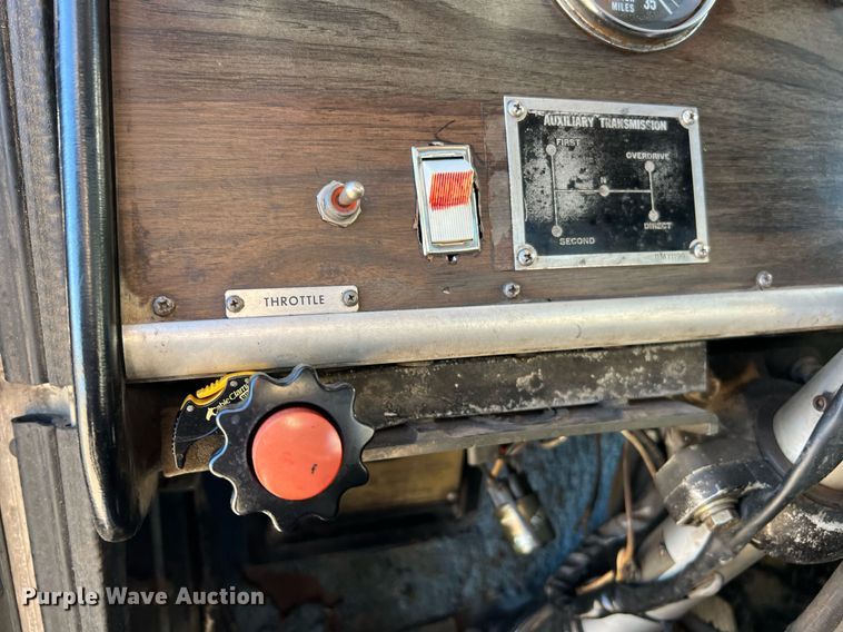 image for item DQ2318 1979 Peterbilt 359  semi truck