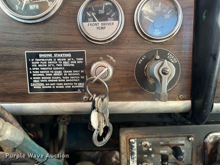 image for item DQ2318 1979 Peterbilt 359  semi truck