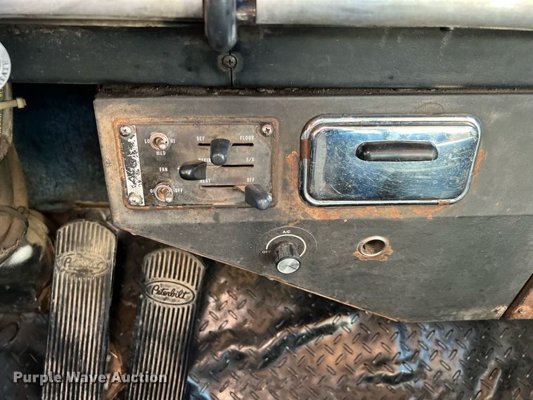 image for item DQ2318 1979 Peterbilt 359  semi truck