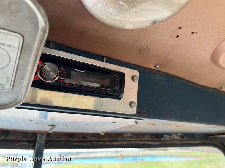 image for item DQ2318 1979 Peterbilt 359  semi truck