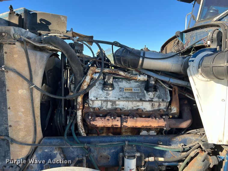 image for item DQ2318 1979 Peterbilt 359  semi truck