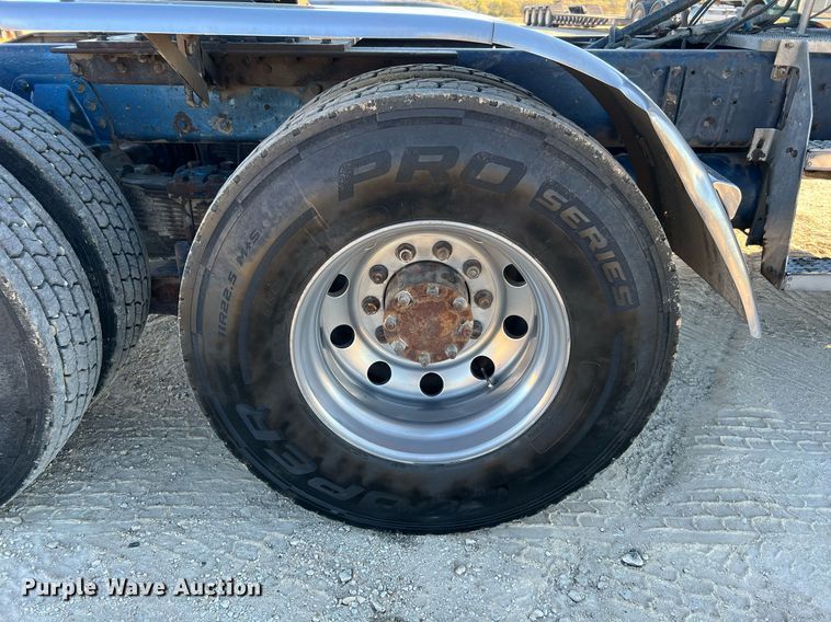 image for item DQ2318 1979 Peterbilt 359  semi truck