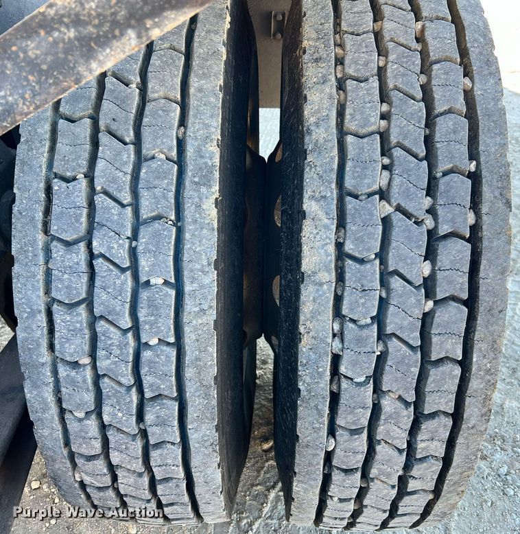 image for item DQ2318 1979 Peterbilt 359  semi truck