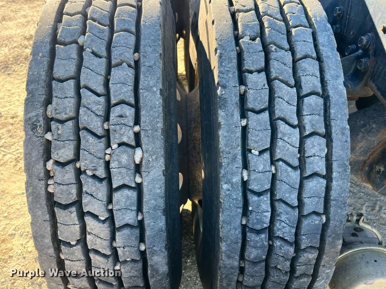 image for item DQ2318 1979 Peterbilt 359  semi truck