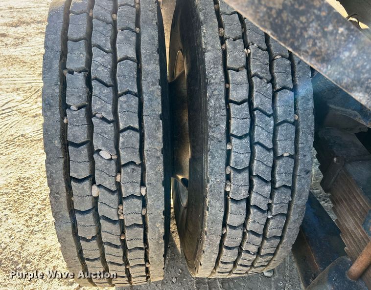 image for item DQ2318 1979 Peterbilt 359  semi truck