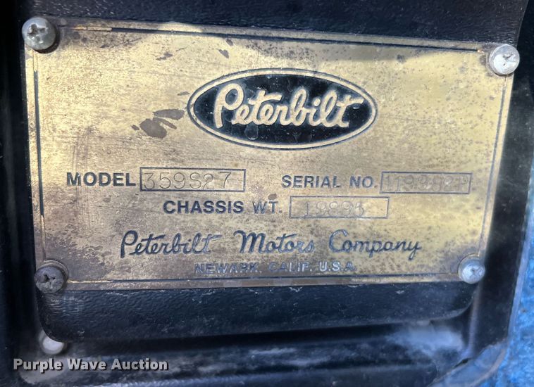 image for item DQ2318 1979 Peterbilt 359  semi truck