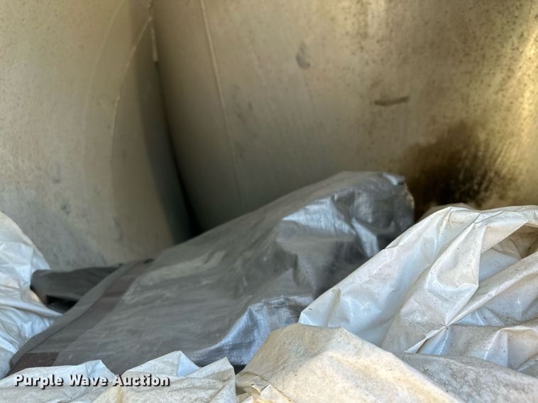 image for item DQ7395 1982 Penske  pneumatic dry bulk trailer