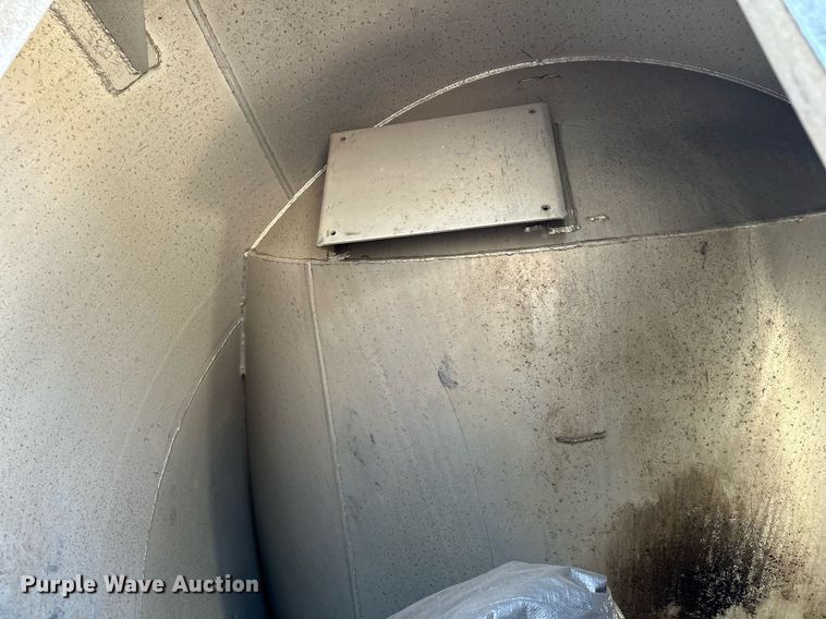 image for item DQ7395 1982 Penske  pneumatic dry bulk trailer