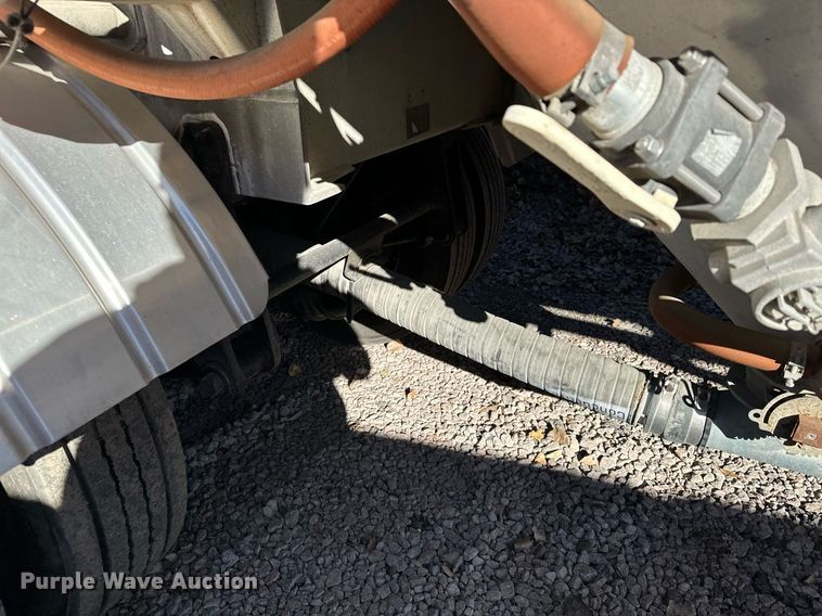 image for item DQ7395 1982 Penske  pneumatic dry bulk trailer