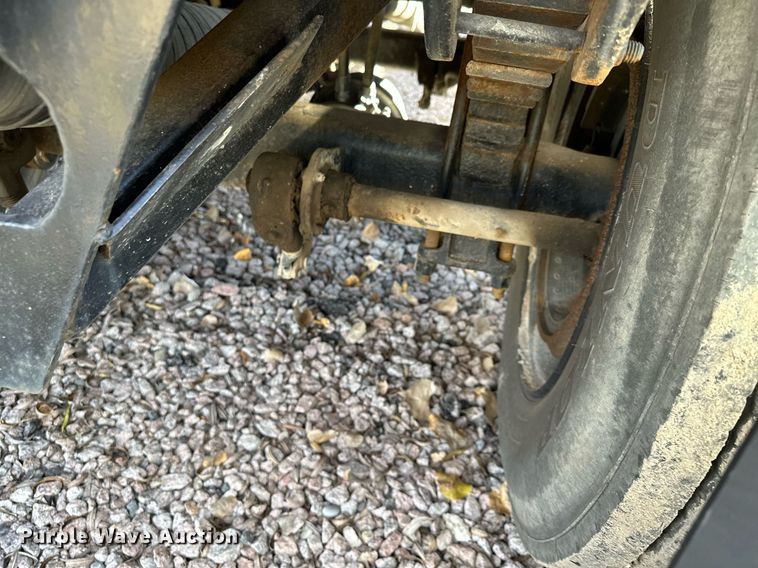 image for item DQ7395 1982 Penske  pneumatic dry bulk trailer