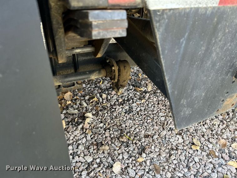 image for item DQ7395 1982 Penske  pneumatic dry bulk trailer