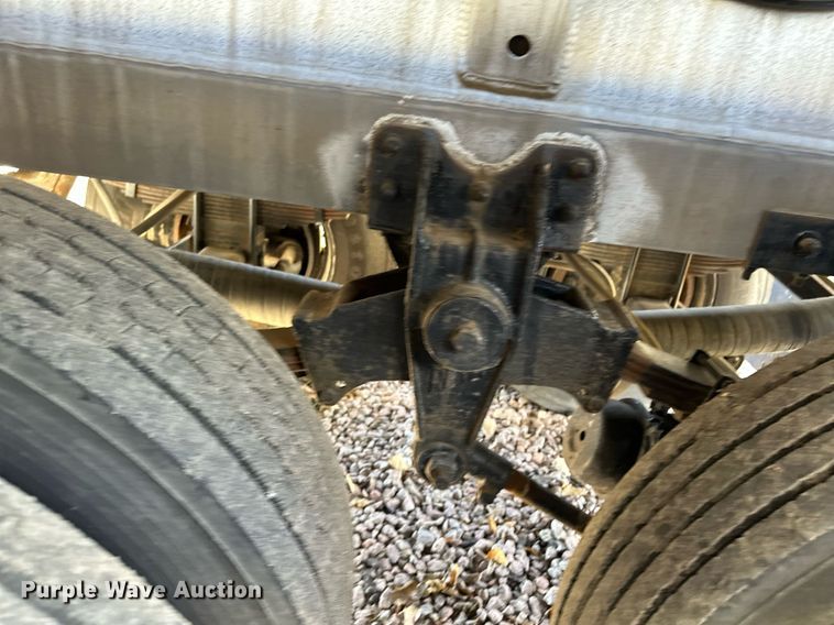 image for item DQ7395 1982 Penske  pneumatic dry bulk trailer