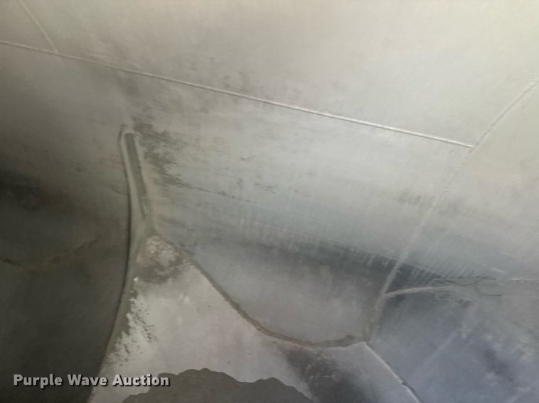 image for item DQ7395 1982 Penske  pneumatic dry bulk trailer