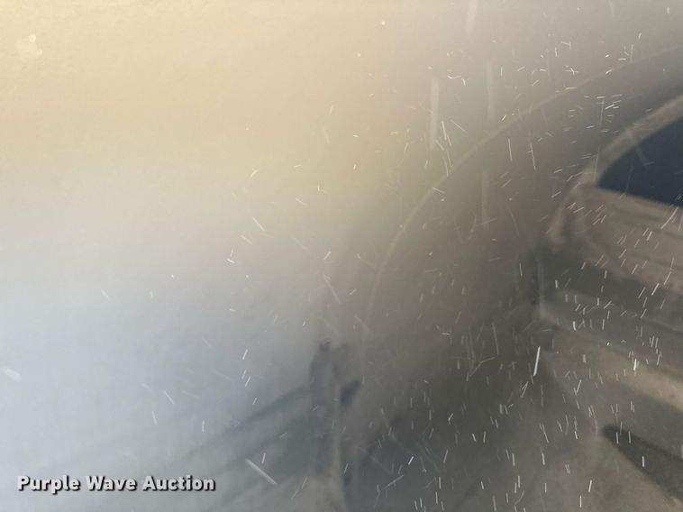 image for item DQ7395 1982 Penske  pneumatic dry bulk trailer