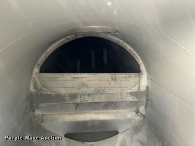 image for item DQ7395 1982 Penske  pneumatic dry bulk trailer