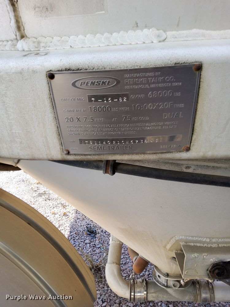 image for item DQ7395 1982 Penske  pneumatic dry bulk trailer