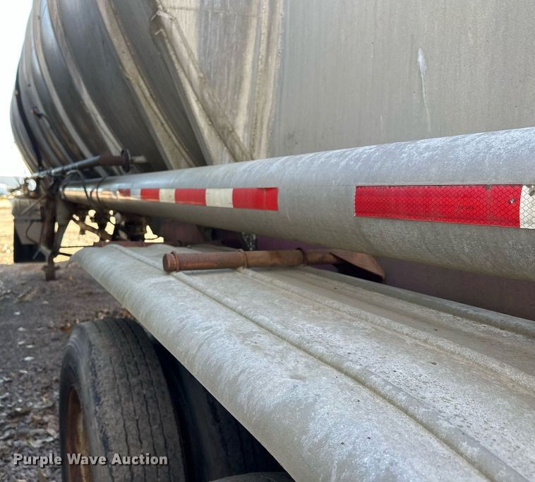 image for item DQ7396 1973 Arco  pneumatic dry bulk trailer