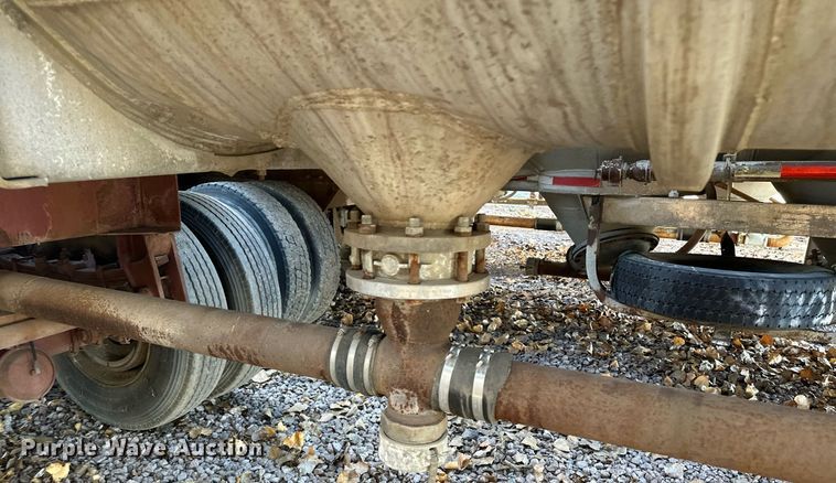 image for item DQ7396 1973 Arco  pneumatic dry bulk trailer