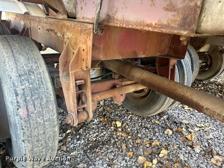 image for item DQ7396 1973 Arco  pneumatic dry bulk trailer