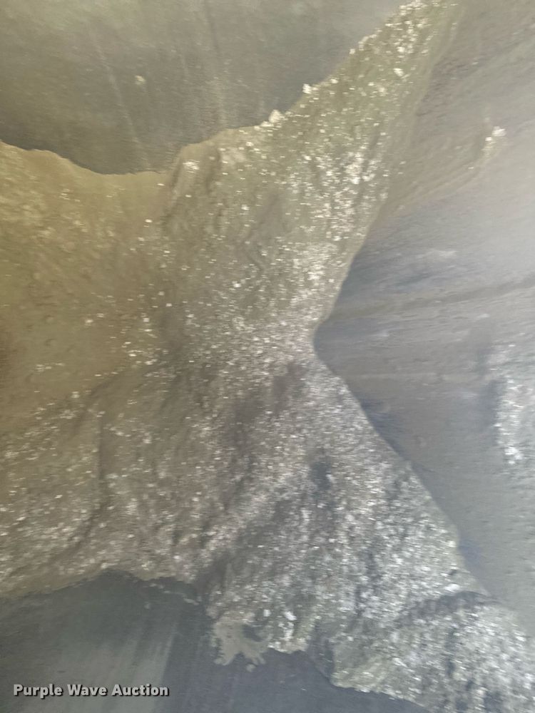 image for item DQ7396 1973 Arco  pneumatic dry bulk trailer