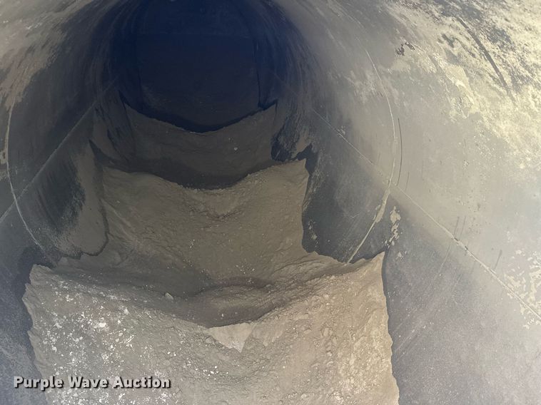 image for item DQ7396 1973 Arco  pneumatic dry bulk trailer