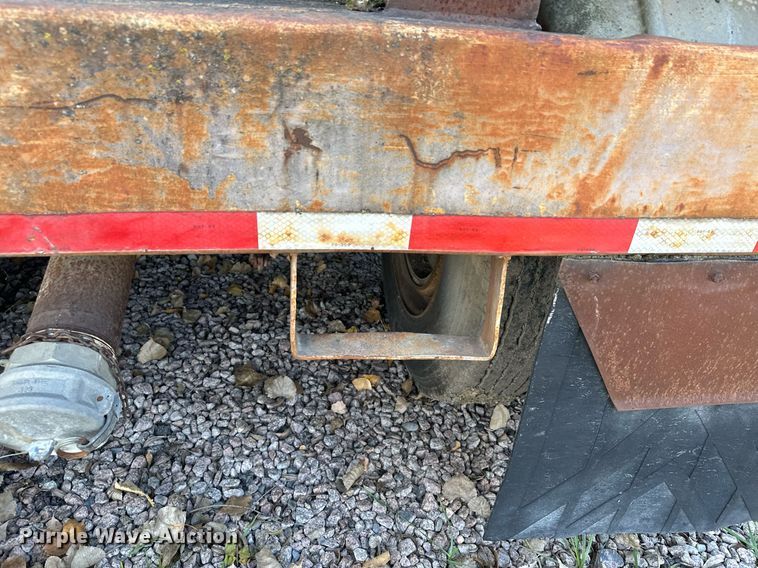 image for item DQ7396 1973 Arco  pneumatic dry bulk trailer