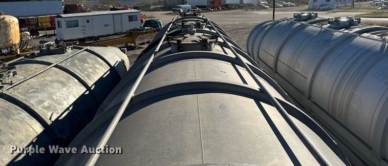 image for item DQ7396 1973 Arco  pneumatic dry bulk trailer