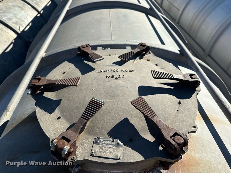 image for item DQ7396 1973 Arco  pneumatic dry bulk trailer