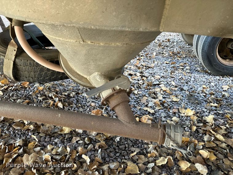 image for item DQ7397 1964 Fruehauf HAC X2  pneumatic dry bulk trailer