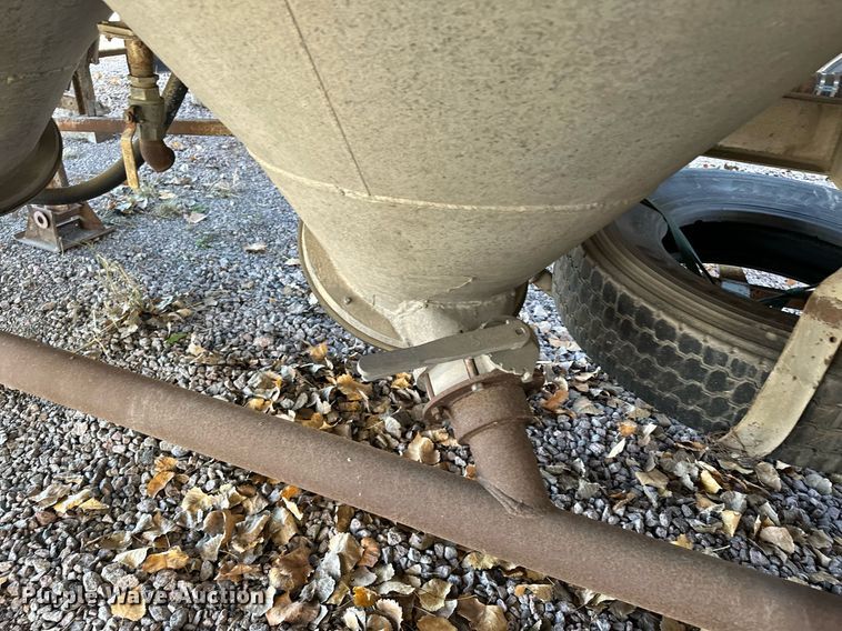 image for item DQ7397 1964 Fruehauf HAC X2  pneumatic dry bulk trailer