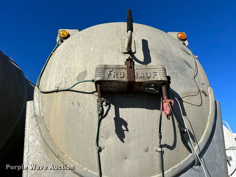 image for item DQ7397 1964 Fruehauf HAC X2  pneumatic dry bulk trailer