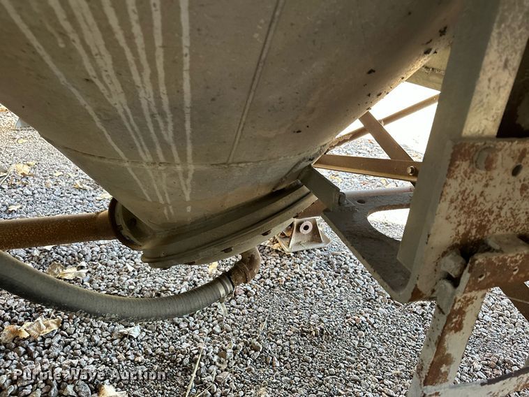 image for item DQ7397 1964 Fruehauf HAC X2  pneumatic dry bulk trailer