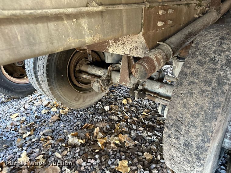 image for item DQ7397 1964 Fruehauf HAC X2  pneumatic dry bulk trailer